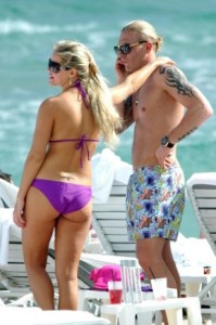 Andriy Voronin on the beach with wife Yulia