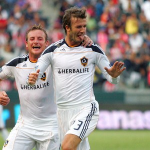 Beckham Kick on David Beckham Super Free Kick Against Chivas Usa     Video