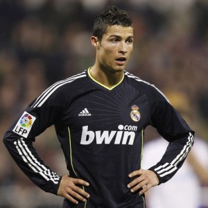 Ronaldo Free Kick on Cristiano Ronaldo Stunning Free Kick Against Real Zaragoza     Video