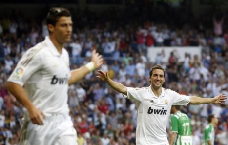 Ronaldo Upset on Cristiano Ronaldo Upset Real Madrid Players After Higuain Snub   Total